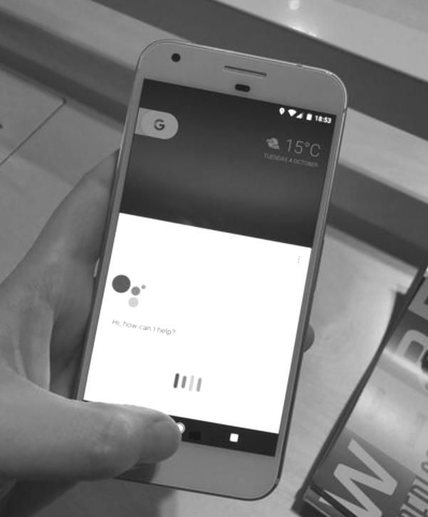 구글나우는양방향대화를지원하지는않고명령이나검색을실행하는기능만제공 이후 2016년아마존의음성인식인공지능스피커아마존에코 (Amazon Echo) 에대응한스마트스피커구글홈 (Google Home) 을출시하며여기에새로운인공지능서비스인구글어시스턴트를탑재