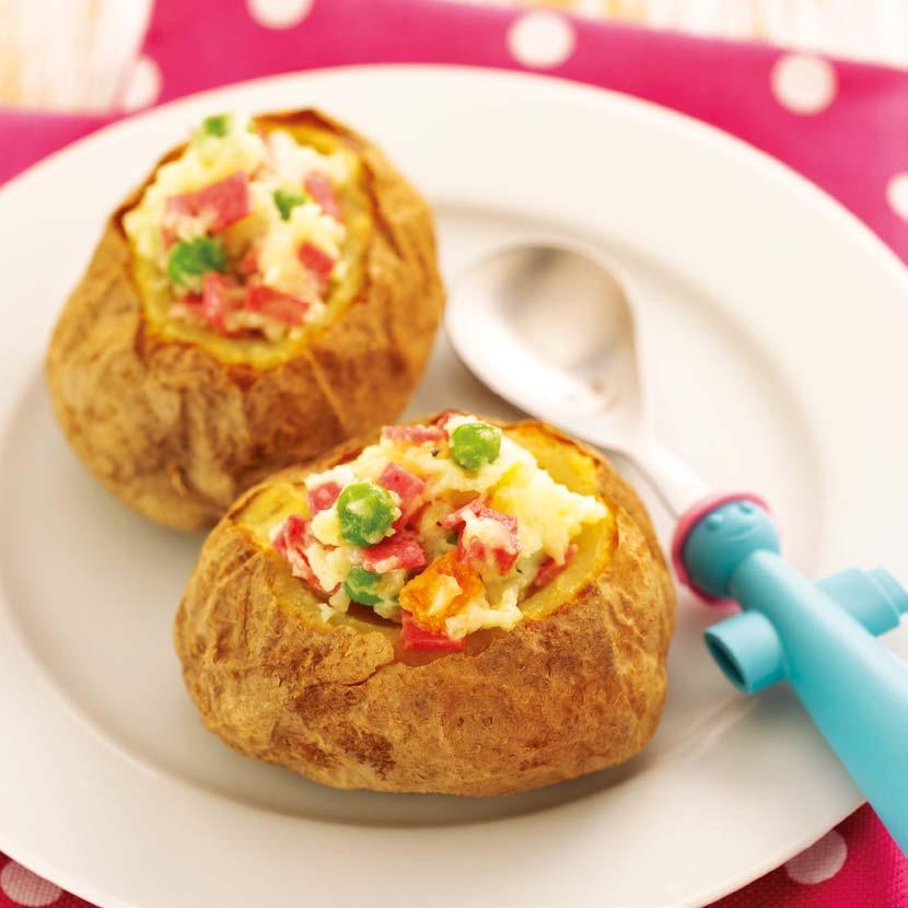 630 kj/150 kcal 5 g protein 5 g fat of which 2 g saturated Baked potato Side dish 6 portions 5 minutes preparation + 25 烤马铃薯 配菜 - 供 6 人食用 5 分钟准备 + 在 AirFryer 空气炸锅中煎炸 25 分钟 구운감자 간식 6인분 5분준비 + 에어프라이어