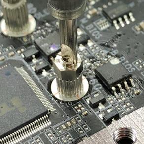 2 Socket 3 커넥터) M.2 커넥터는 M.2 SATA SSD 또는 M.2 PCIe SSD를 지원하고 RAID 구성을 지원합니다. M.2 PCIe SSD는 SATA 하드 드라이브에서 RAID 세트를 만드는 데 사용할 수 없습니다. M.2 PCIe SSD 로 RAID 배열을 만들려면 구성을 UEFI BIOS 모드에서 설정해야 합니다.