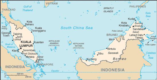 4. 말레이시아 가. 일반현황 말레이시아는말레이반도 (Peninsula Malaysia) 와보르네오섬북부인동말레이시아 (East Malaysia) 로이루어져있으며수도는쿠알라룸푸르다. 말레이시아국토의크기는우리나라면적의 3.3배규모인 32만 9,758km2이며, 국토의 3/4이밀림과습지대로이루어져있다.