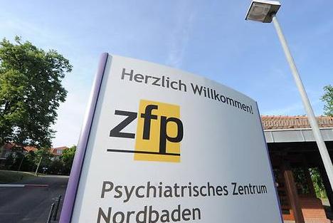 제 4 장치료감호제도의비교법적검토 2) 바덴 - 뷔르템베르크주 바덴- 뷔르템베르크주 (Baden- Württemberg) 는 8개의사법정 신병원들이사법정신장애자를 수용치료하고있다. (2005년 에는 7개이었지만, 2006년에 칼프- 히르사우 (Calw- Hirsau) 에 금단시설수용 ( 형법64조 ) 이새 로만들어져 2011년현재는 8 개이다.