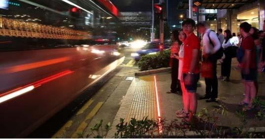 < 그림 3-20> 싱가포르 LED 바닥신호등설치사례 2) 카자흐스탄카자흐스탄의쉼켄트시에