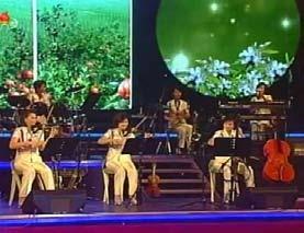 < 세월이야가보라지 > 에이어연주된 < 철령아래사과나무 > 는모란봉악단의민성가수김설미가불렀다. 이노래의가사는 4.