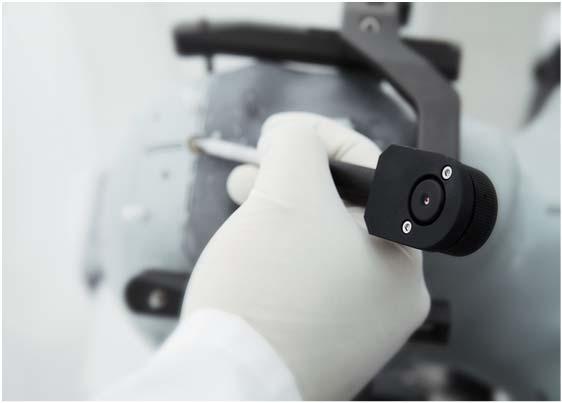 3차원환부표면측정기기인 PRD(Patient image Registration Device), 광학식추적센서인 OTS(Optical Tracking Sensor) 로이루어져있다.
