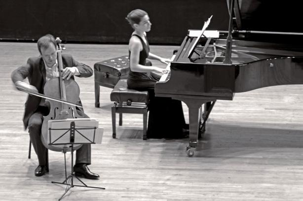 Piazzolla) 의 플룻과마림바를위한탱고의역사Histoire du Tango for flute and marimba 1악장, 카스테레드 (J. Castérède) 의 Flûtes en Vacances 가연주되었다. 5월 21일에는독일데트몰트대교수로활동중인첼리스트알렉산더게버 (A. Gerbert) 와피아니스트안나코키츠 (A. M.