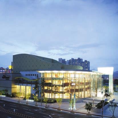 The Architecture The Lobby The Auditorium With the tight yet gentle curves in the roof, the beautifully curving walls and the seats arranged in a horseshoe shape, the Daegu Opera House is an iconic