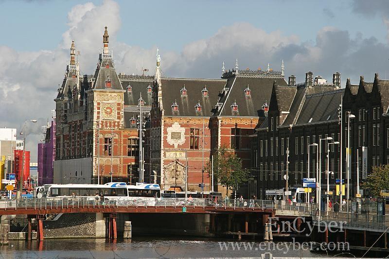 2) 암스테르담을특징짓는주요경관물중앙역 (CENTRAL
