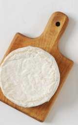 크림치즈 Cream Cheese 크림치즈는이름에서보듯부드러운크림질감과고소한맛으로많은이들이오래전부터사랑해온치즈이다. 1583년초에잉글랜드에서만들어진것이그시작이라볼수있다.
