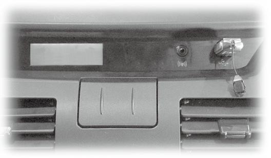 USB 메모리스틱을이용한음악재생 USB 메모리스틱을연결포트에연결하면내부에있는 MP3, OGG, WMA 파일을인식하여멀티스테이션스위치를통해파일을재생할수있습니다.