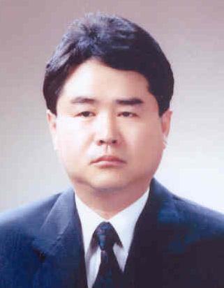 엄기환 (Ki Hwan Eom) 1972년동국대학교전자공학과 ( 공학사 ) 1986년동국대학교전자공학과 ( 공학박사 ) 1989년~1990년 Toho Univ. Post Doc.