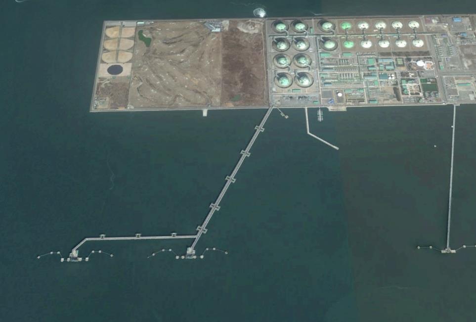 Unit 인천인수기지제2부두접안시설및부대시설 (199년) LNG 수송선박접안시설 (138,000m³ 급 ) Pile 형식 하역부두 :