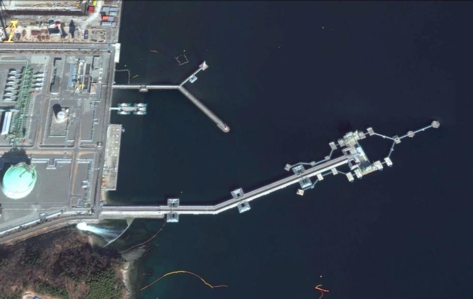 터미널항만공사기본및상세설계용역 (2002년) Jacket 형식 230,000 kl 급 LNG선접안시설설계 Unloading platform : 2 Units Dolphin :