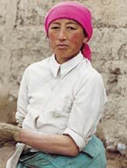 민족 : Yonzhi 인구 : 4,100 세계인구 : 4,100