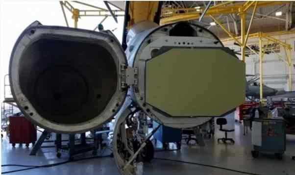미노스롭그루먼사, 전투기용 APG-83 레이더시험설치 m 미국노스롭그루먼사가미해병대 F/A-18C 호넷전투기용으로 APG-83 확장형고속빔레이더 (SABR) 를시험 설치에 성공하였음.