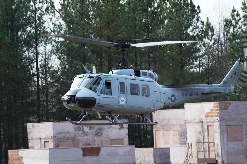 미해군연구소, 자율무인화 UH-1 의최종기술시연실시 지휘통제 통신감시정찰기동함정 항공 화력방호 유도무기전력지원체계 q 미해군연구소가자율공중보급체계 (AACUS) 를 UH-1 헬기에탑재하고해병기지에서기술시연을실시하였음.