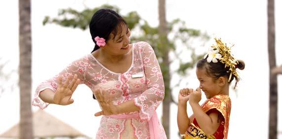 일반정보 [General Information] 가족을위한 CONRAD BALI [Conrad Bali for Families] 패밀리스위트룸과실내로통하는커넥팅룸예약가능. 어린이를위한특전이있는패밀리패키지를사용할수있습니다. Kura Kura Kids Club은 3세 ~ 12세사이의어린이를대상으로선생님과함께하는다양한프로그램을제공합니다.