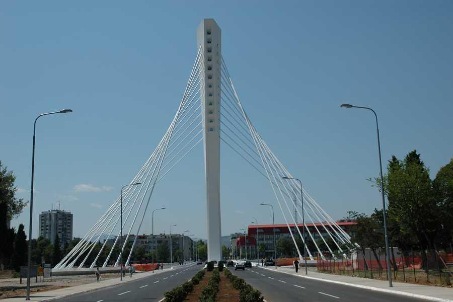 1-8. Millennium Bridge... 단경간비대칭 PSC 사장교 준공년도 2005년 최대경간장 145m 폭원 24.