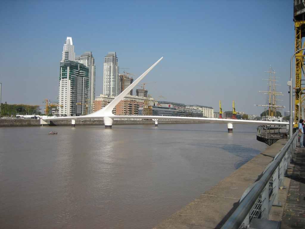 1-13. Puerto Madero Bridge( 보도교 ).