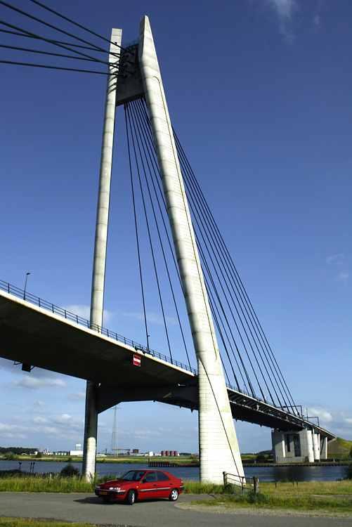 3-7. Eilandbrug Bridge.