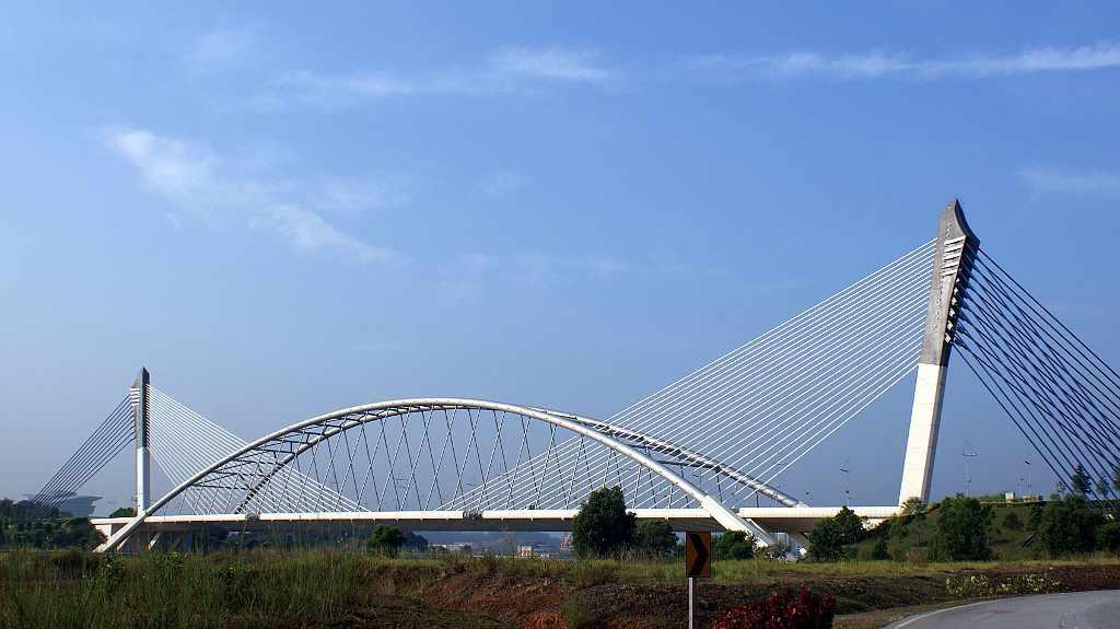 7-6. Seri Saujana Bridge.