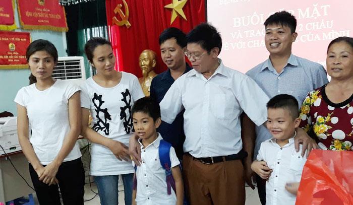 불할것과아이의유전자를의심한 Phùng Giang Sơn 가족이이배경에는시내의트럭교통량증가에의한도로정체상 DNA검사를실시했을때의비용약 5000만 VND을부담하는태가심각한것에기인한다. 것을담은문건을전달했다.