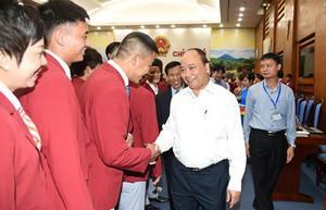 페이지 5 / 19 제 31 차동남아시아경기대회, 하노이에서개최 Nguyen Xuan Phuc 총리는 23 일 2021 년제 31 차동남아시아경기대회 (SEA Games) 과제 11 회 ASEAN 파라게임즈 (ASEAN Para Games) 개최장소로하노이시를선정했다. 두대회는 2003 년에도하노이시에서개최된바있다.