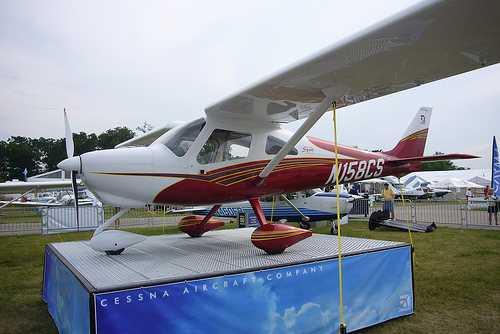 1. 제작사 : Cessna Aircraft Company 2. 유형 : 2 인승경량항공기 3.