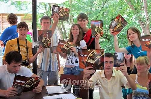 이후 2010년 8월고려대학교봉사단이수도마이코프를방문하여아디게야국립대학교학생들과문화교류행사및집수리등의봉사활동,
