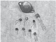 불안정함 2 세대 : 트랜지스터시스템 (1958~1964) 1 세대진공관이트랜지스터로대체되었음 크기가작고,