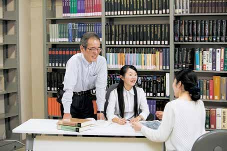 이러한목적을이루기위하여법학과에서오랫동안학생들을가르치는 교수들과함께실제변호사업을하고있는교수들을초빙하여학생들이법률회사에서직접실습할수있도록하고있습니다. 오사카는일본의대기업이많이탄생한장소로일본의비즈니스에대해배울수있는적합한곳입니다.