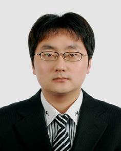: 영남대학교전기공학과석사과정졸업 ( 공학석사 ) 2013 년 3 월 ~ 현재 : SL 주식회사연구개발본부전자시험팀 관심분야 : EMC/EMI, 전자파차폐 정성우 (Sung-Woo Jung) 2002 년 2 월 :
