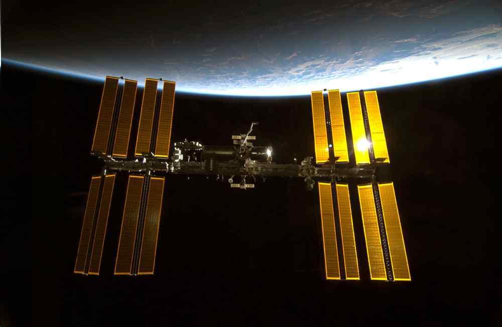 Mission VIII 우주정거장화물수송 (Space Station Cargo Launches) 세계여러나라들이 2013 년에국제우주정거장에화물을실어나르기위한우주선발사를계획 하고있다. 국제우주정거장에는현재최대 6 명의우주인들이머물면서미세중력실험, 우주 환경실험, 우주생물학실험, 우주인체생리학실험등다양한과학실험을수행하고있다.