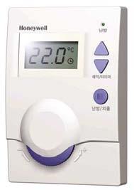 제품소개 디지털온도조절기 DT100 DIGITAL THERMOSTAT 01 전원 DC 12V ( 중앙제어 ) / AC220V ( 단독제어 ) 02 접점부하용량 5A Resistive 250 VAC ( 단독 ) 0 결선방식 DC 전력선 2-wire ( 중앙제어 ) / -wire ( 단독제어 ) 82.0 28