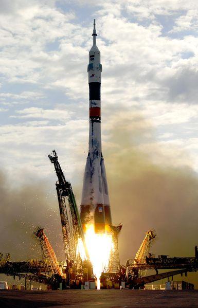 Soyuz 로켓 ( 러시아 ) 개발및활용 1966년개발 1980년대초반에는연간 60여대생산 세계최다발사횟수 (1700회이상) 저비용, 높은신뢰성으로상업적사용에적합