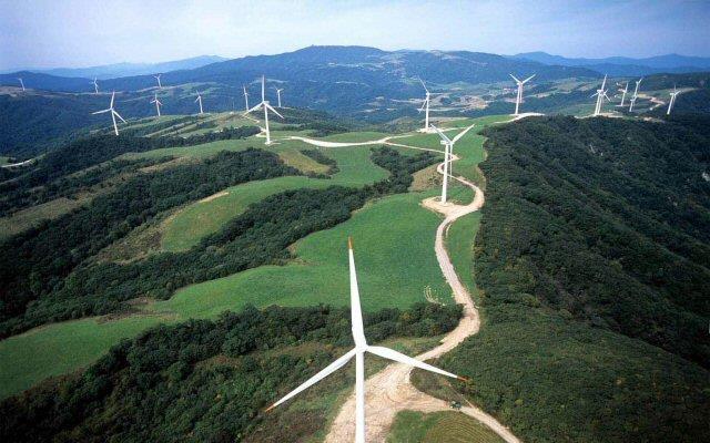 바람에서운동에너지를추출하여전기에너지로변환시키는풍력터빈 (wind turbine) 이전세계에서건설되고있다.