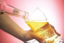 It has also been reported that alcohol consumption can provoke a variety of