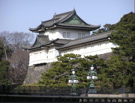 고쿄는도쿄도지요다구지요다 1 번지에위치하여일본의대표적인황궁이자일본천황의평소주거지이다.