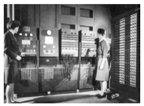 하드웨어와소프트웨어의분리 최초의컴퓨터에서는분리되지않았음 1950