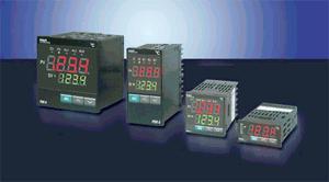 Z-Series Temperature Controllers 최적의온도 controll 의실현 - 식별이용이한커다란 PV DISPLAY - 콤팩트한 SIZE - 다양한제어기능 - 풍부한종류의온도조절계구비 - 최저가격의실현 제품종류 PXR3 (24x48 mm) PXW4 (48x48 mm) PXZ4 (48x48 mm) PYH5 (48x96 mm) PXR4
