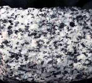 (diabase) 발견되지않음 완정질 심성암 (plutonic rock) 화강암 (granite)