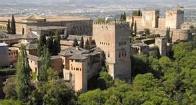이기간동안이슬람세력은뛰어난과학, 수학지식과선진기술및예술을스페인에전수하였고이 알암브라 (Alhambra) 성 과정에서아랍어의영향을받은약 4,000 개의어휘가스페인어에 (alcohol, azúcar, aceite, naranja, alfombra 등 ) 남게되었다.