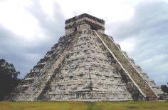 치첸이트사 (Chichén Itzá) 멕시코유카탄 (Yucatán) 반도치첸이트사 (Chichén Itzá) 에는쿠쿨칸신전인카스티요 (Castillo) 를비롯하여, 전사의신전, 천문대인카라콜 (Caracol), 펠로타경기장등마야문명의대표적인건축물들이있다. 특히쿠쿨칸신전은마야-톨텍문명이결합된건축물로마야인들의뛰어난천문학과수학적인능력을보여준다.
