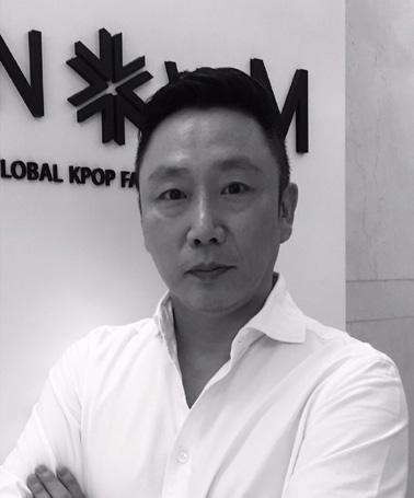 Team & Advisor Team KPOP BUSINESS STRATEGY EXECUTIVE Co-Founder, CEO / 박승훈ㆍ뮤직콘텐츠비즈니스전문가 ( 통화연결음, 원음벨,