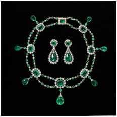 [ 도판 6] Necklace, Emeralds and