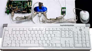마우스, 키보드, USB 외장하드, 바코드리더, 웹카메라, 무선랜, USB 허브등의접속이가능하다.