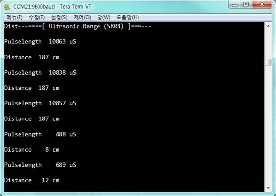 그림 7.3 은거리측정을수행하고있는실제동작을보여주고있다. 그림 7.3 SRGF-04 초음파센서를이용한거리측정실험화면 SRF-04 초음파센서는동작전압 5 V와 3.3 V에서모두동작하지만 3.