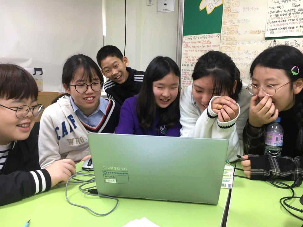 혁신학교 교원을 대상으로 4차례, 학생을 대상으로 3차례 영상 연수를