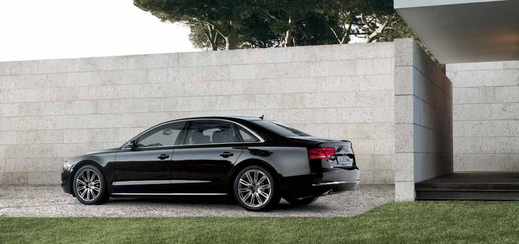 10 Audi A8 강력하고인상적인느낌은 Audi A8 L 의외관에서뿐만아니라내부에서도이어집니다.