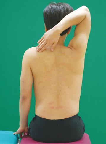 5. 아플레이긁기검사 (Apley s Scratch Test) 동작제한 - 어깨관절벌림제한 - 어깨관절바깥돌림제한 - 어깨뼈상방회전제한 - 어깨뼈올림제한