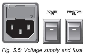 5.5 Voltage supply, phantom power supply and fuse FUSE HOLDER Cosole이제공된 cable을지나 mains 로연결됩니다 ; 이는 IED mains connecter로완성됩니다. 이는요구된안전기준을지킵니다. 끊어진퓨즈는반드시같은종류로대체해야합니다.